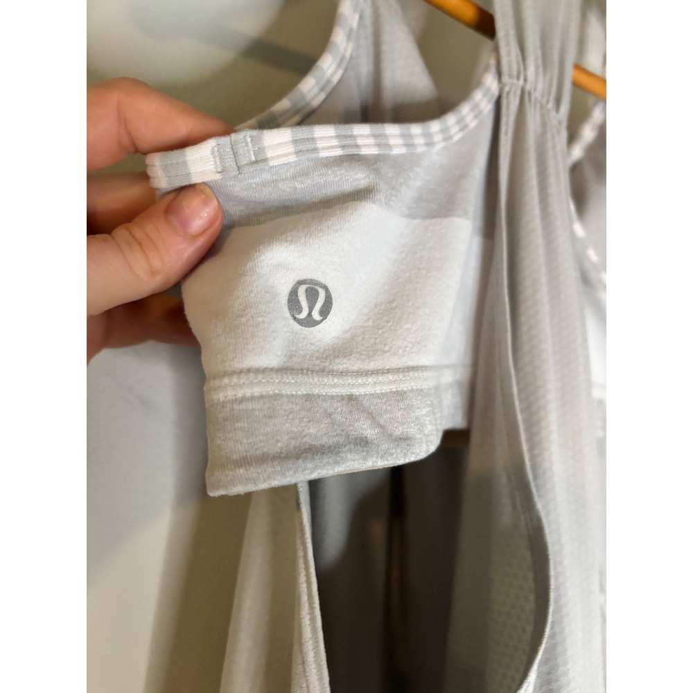 Lululemon No Limits Tank Top Gray White Stripe Built In Bra Womens 8 - Picture 4 of 5